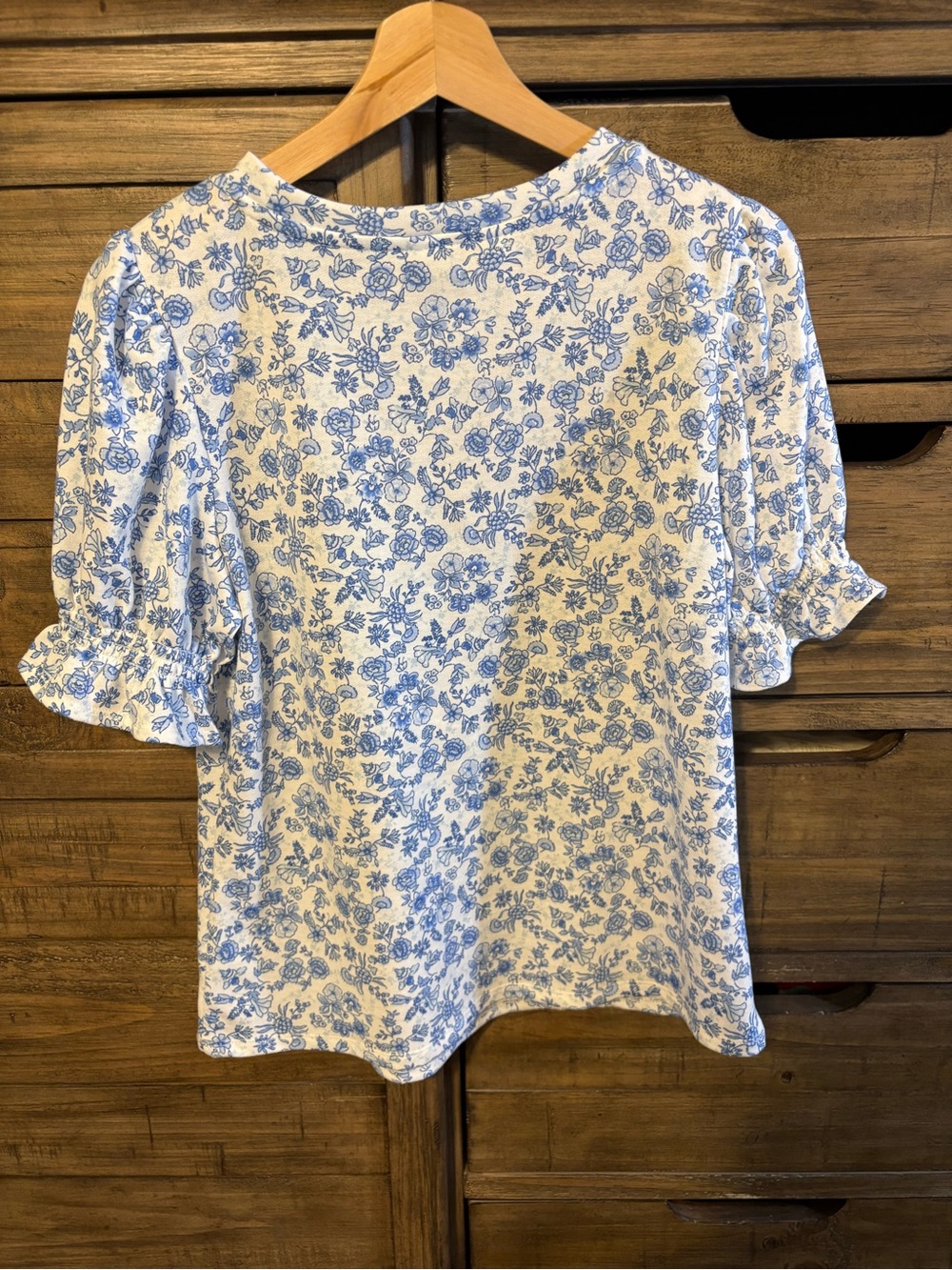 Crown & Ivy Blue Floral Puff Sleeve Blouse XS Cottagecore Teacher Core Top - Picture 6 of 6